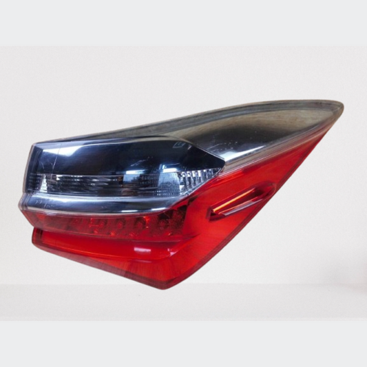 Toyota Corolla Grande Genuine Tail Light Assembly (Left/Right) – 2017 - 2025